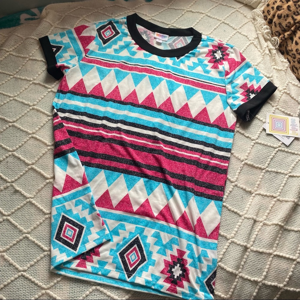 Lularoe liv shirt size medium